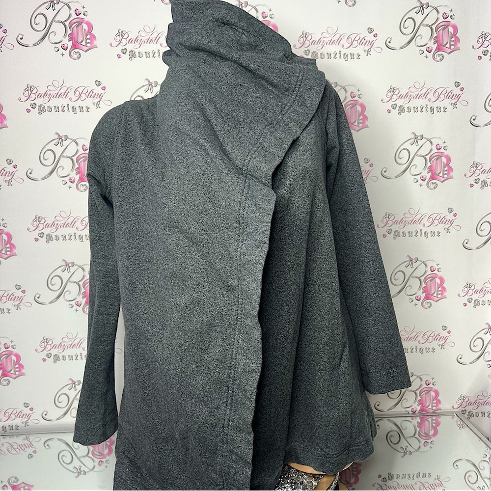 Lululemon WRAP sweater grey cardigan stretchy multi way adjustable snap buttons